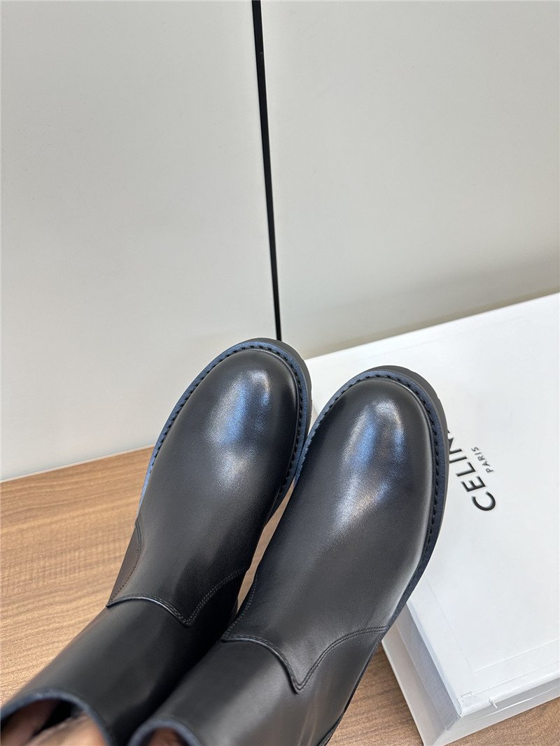 Ce1i*e margaret black chelsea boots