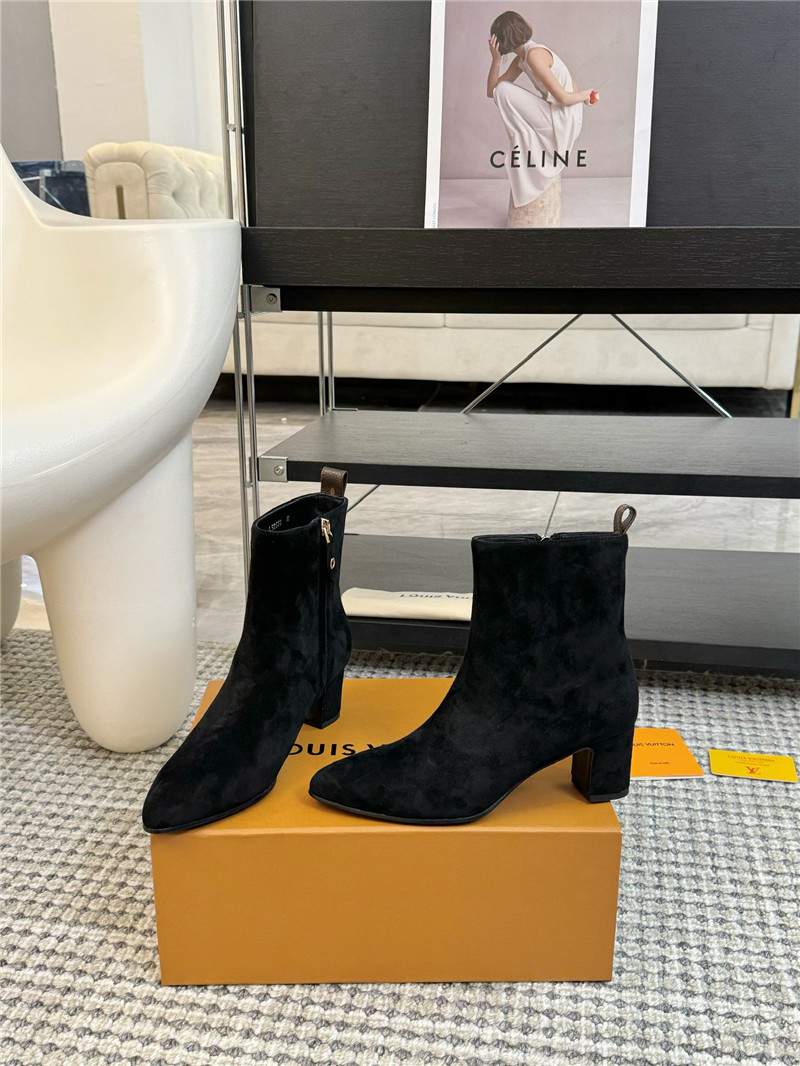 l0vis Vvtt0n lv pointed ankle boots