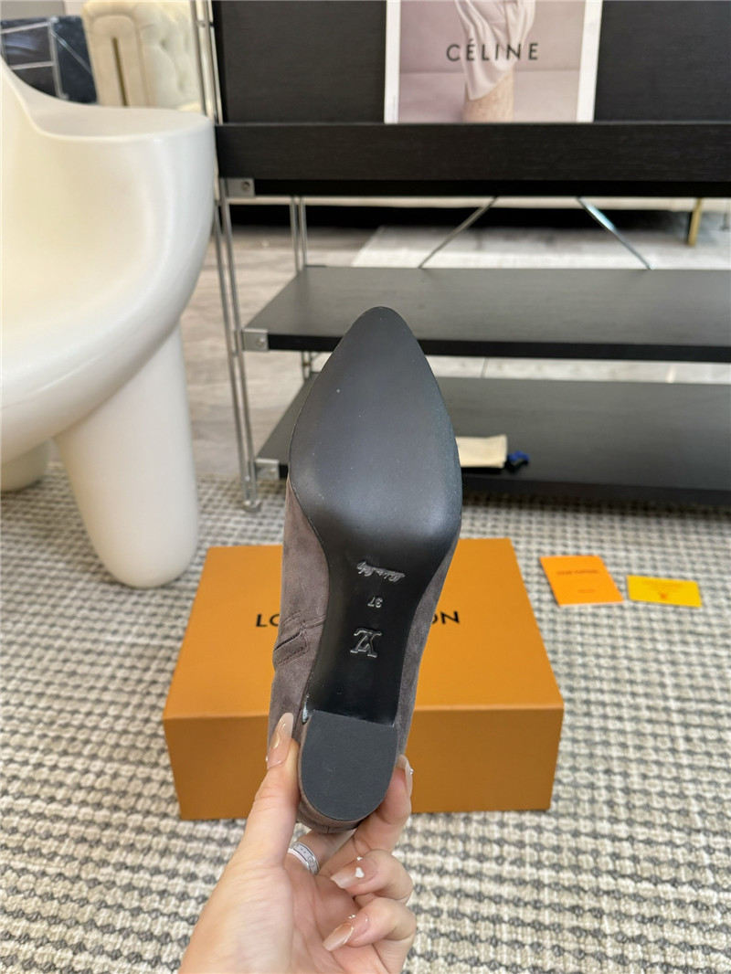 l0vis Vvtt0n lv pointed suede  leather ankle boots