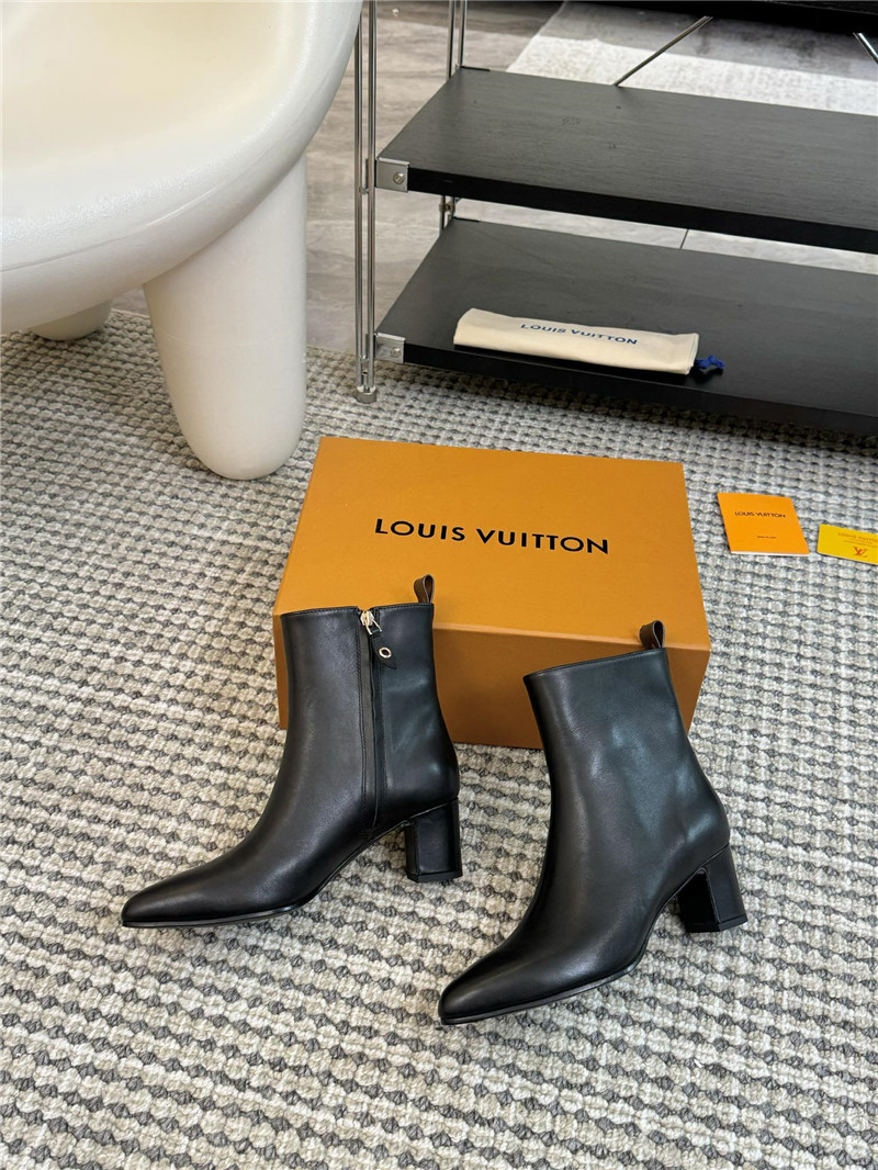 l0vis Vvtt0n lv pointed ankle boots