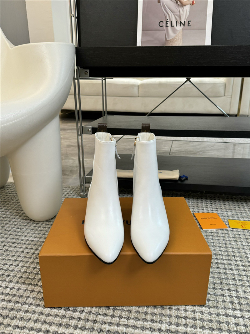 l0vis Vvtt0n lv white pointed ankle boots