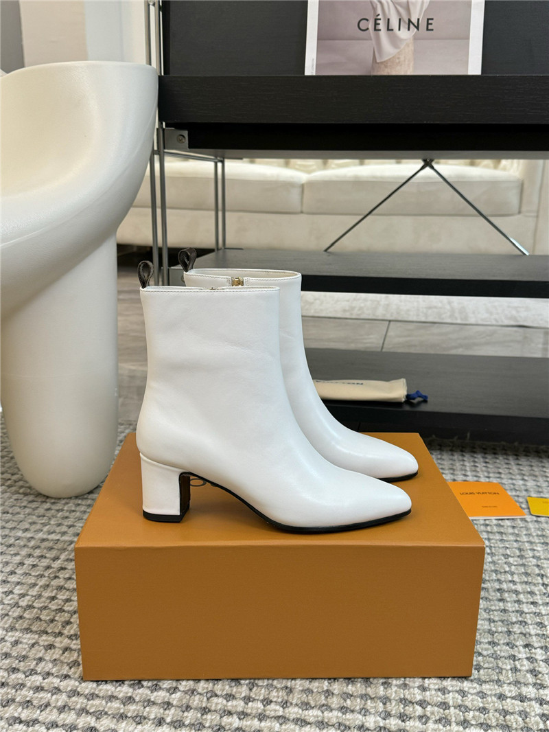 l0vis Vvtt0n lv white pointed ankle boots