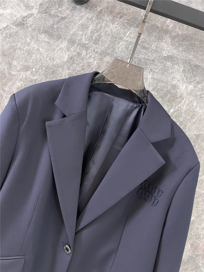 M1um1u suit jacket