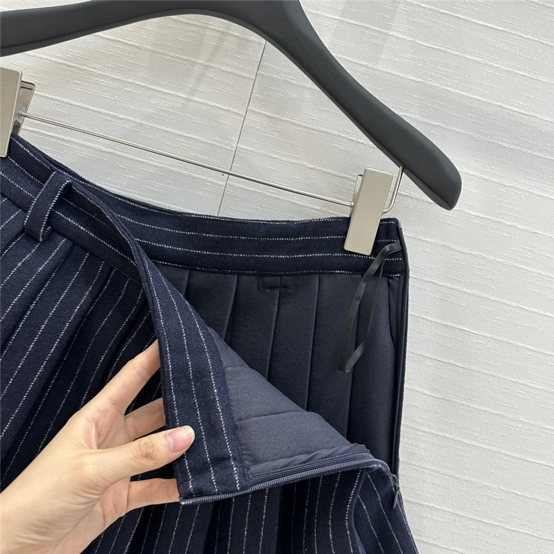 M1um1u vertical striped woolen suit