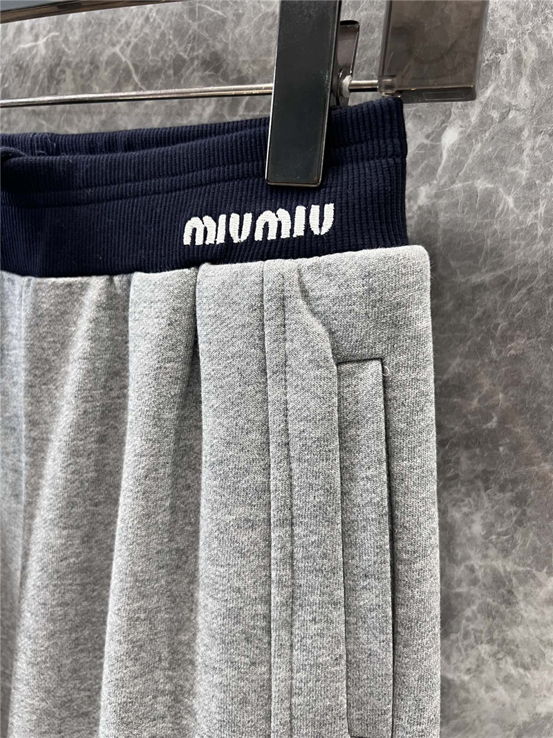 M1um1u casual pants