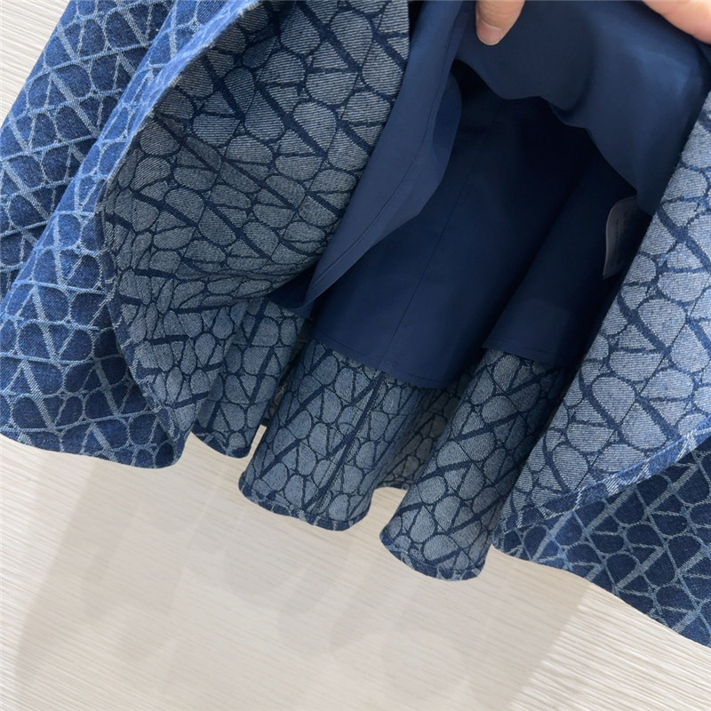 Va1e*ntin0 hot style skirt