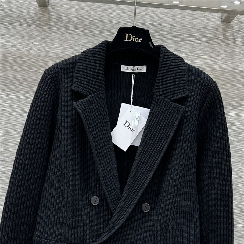 D10r double-breasted knitted coat