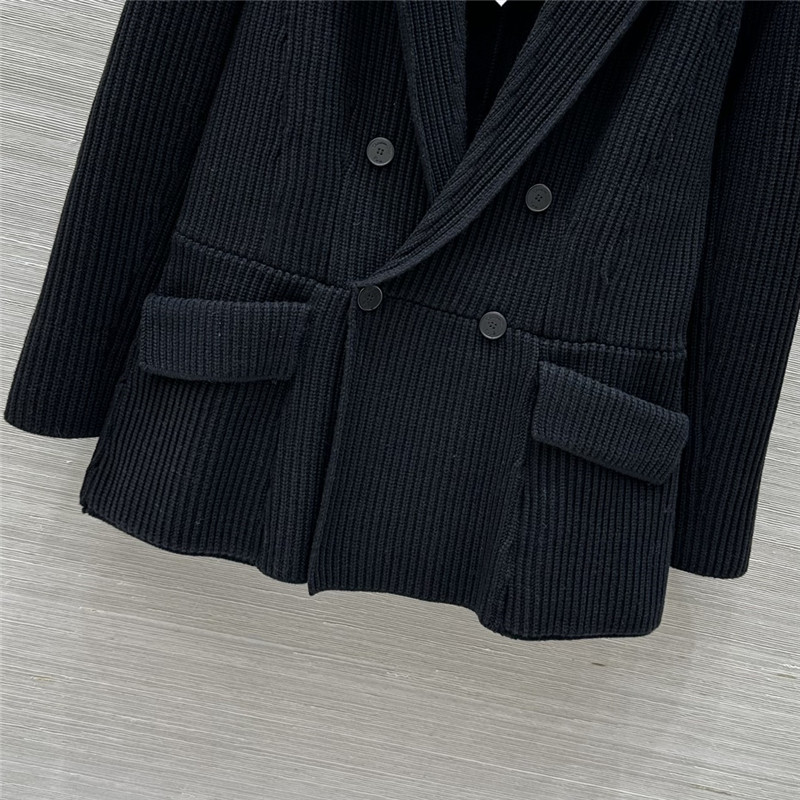 D10r double-breasted knitted coat
