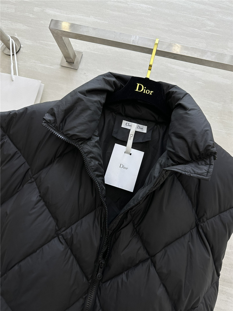 d10r D1am0nd pattern down vest