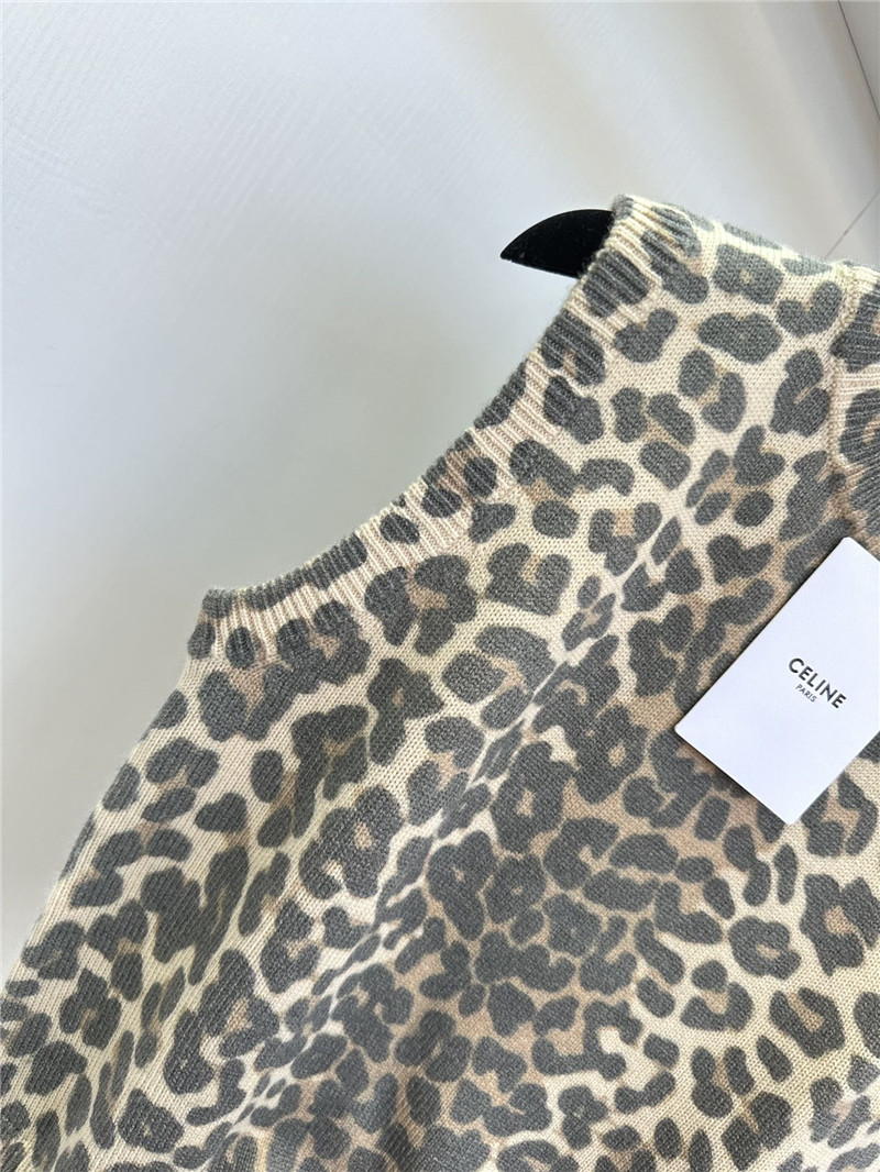 Ce1i*e leopard print turtleneck vest