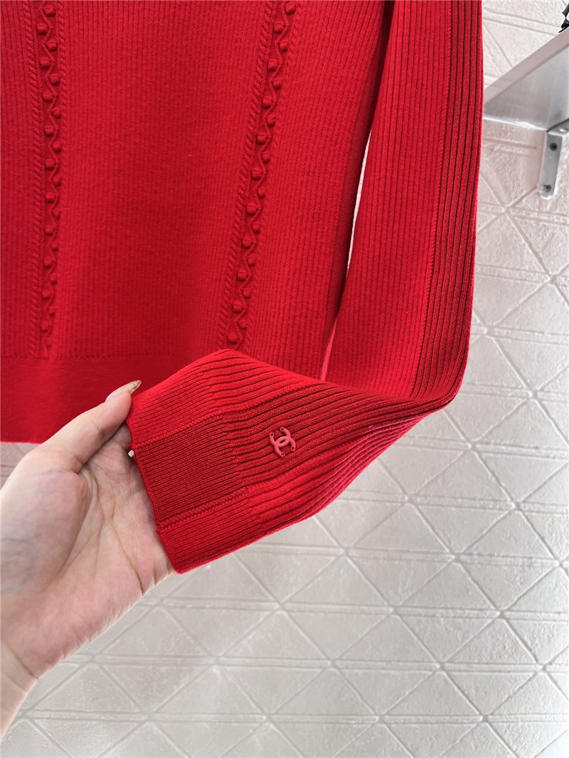 Ch**el logo ribbed-knit turtleneck top red