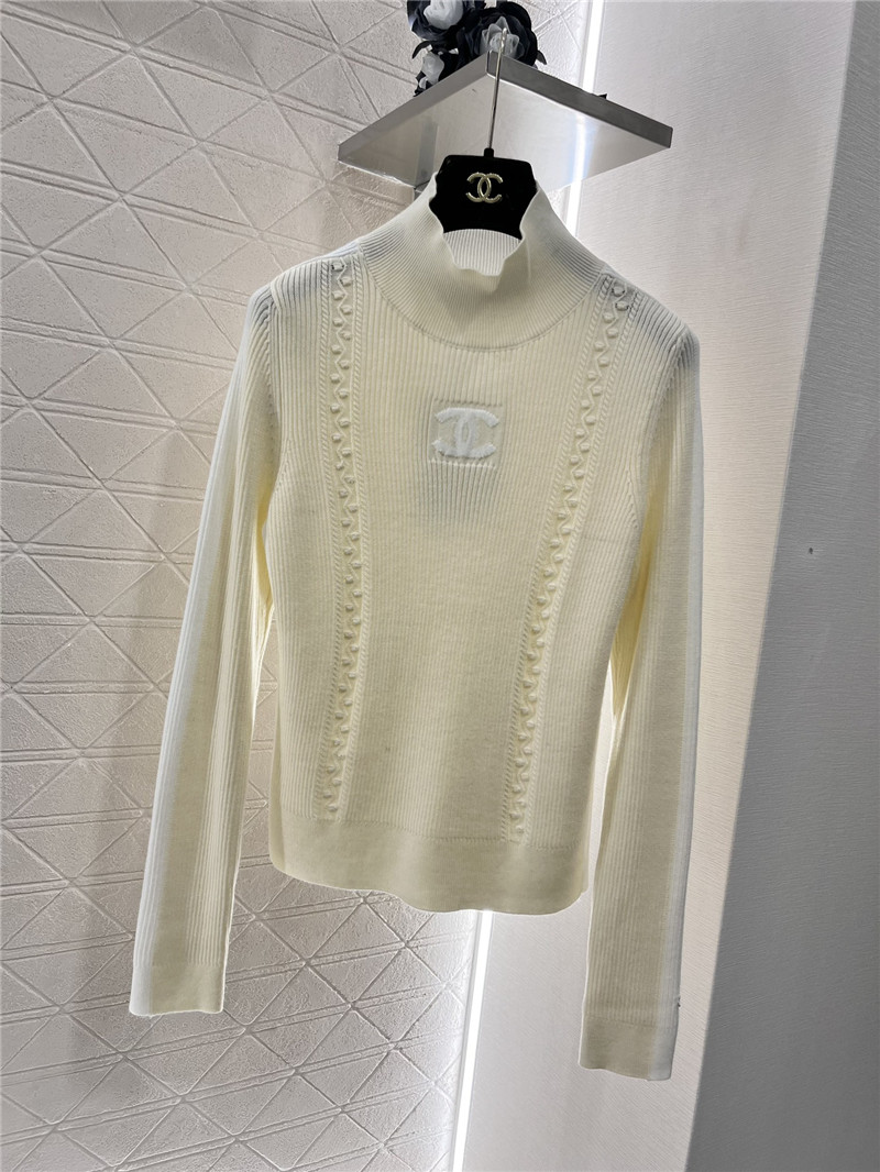 Ch**el logo ribbed-knit turtleneck top white