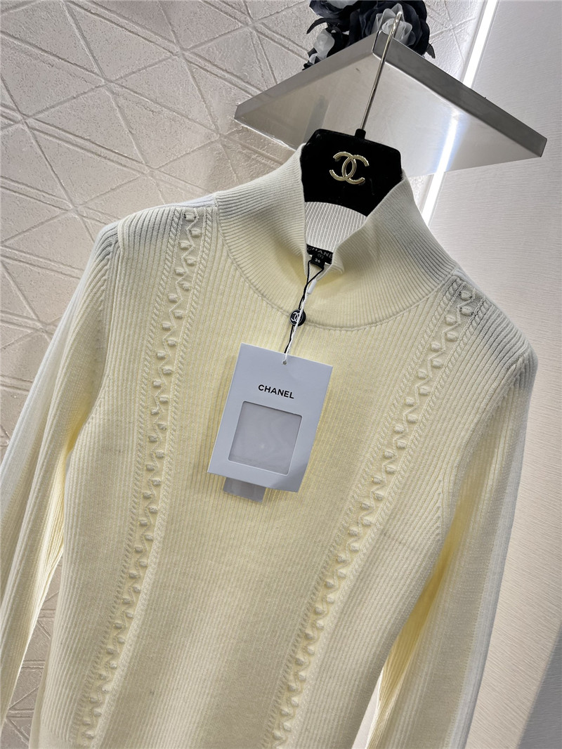 Ch**el logo ribbed-knit turtleneck top white