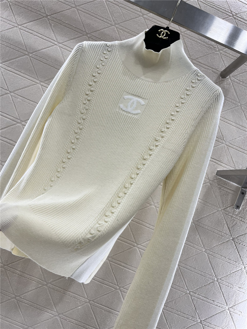 Ch**el logo ribbed-knit turtleneck top white