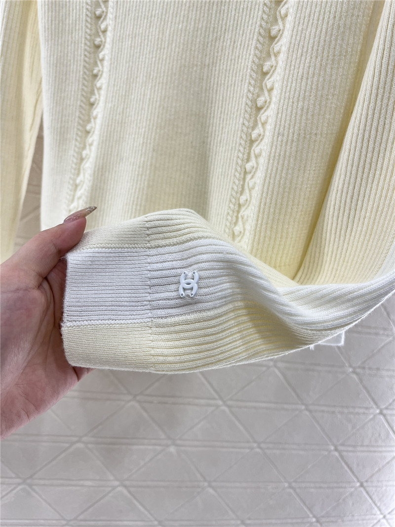 Ch**el logo ribbed-knit turtleneck top white