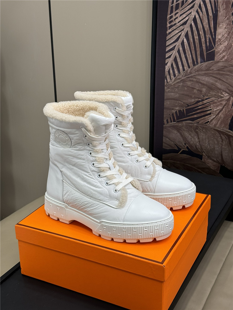H**me5 white fresh snow boots
