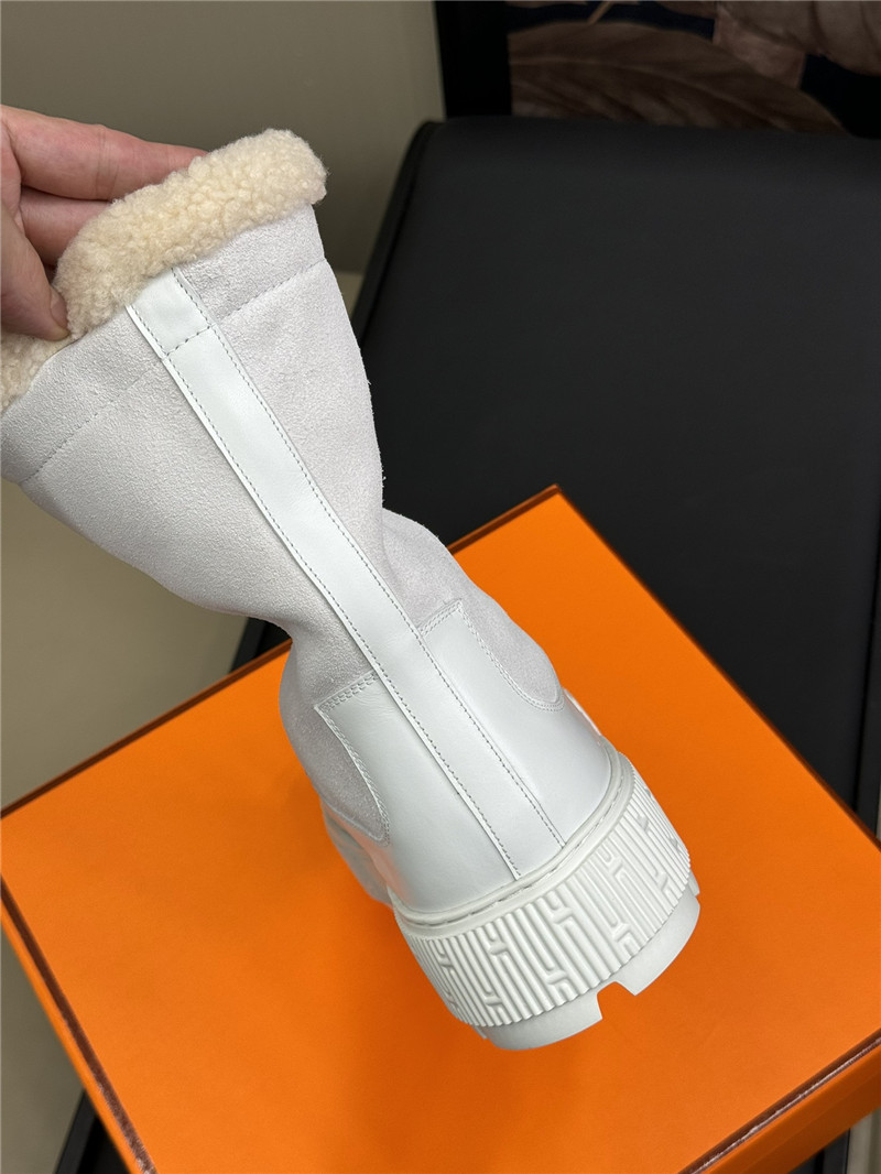 H**me5 journey white suede ankle boots