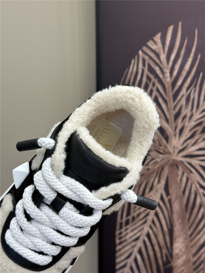 Va1e*ntin0 black one stud xl low top sneakers