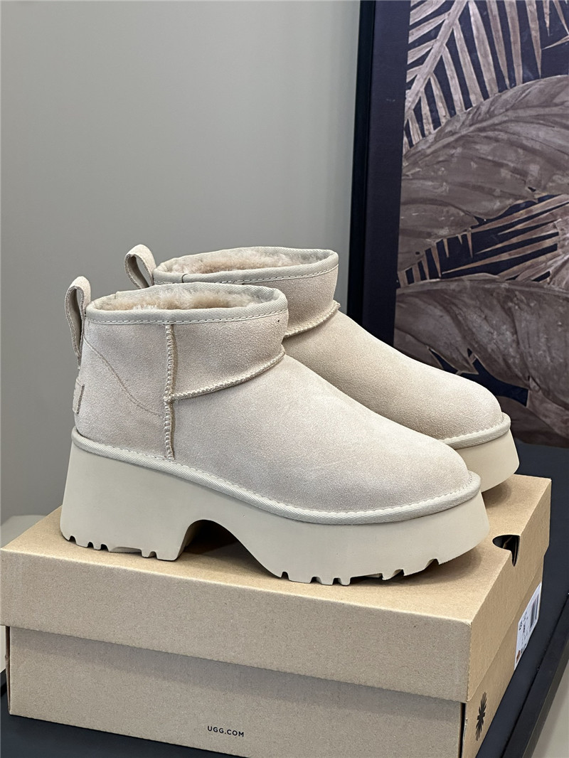UGG Classic Ultra Mini New Heights Boot