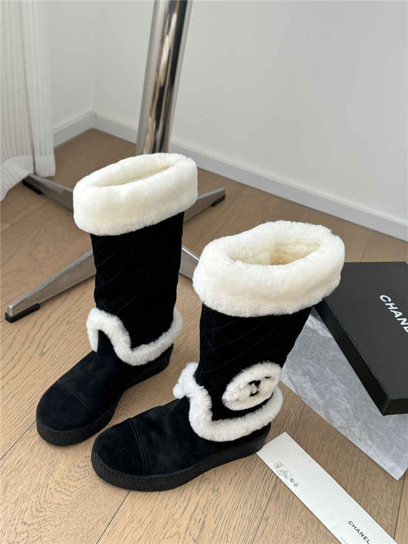 Ch**el logo suede shearling boots in black