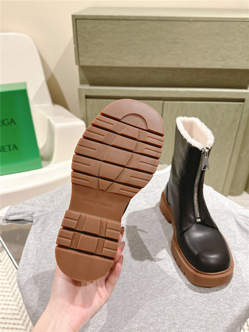 b0tt*ga Ven*ta winter zip black leather ankle boots