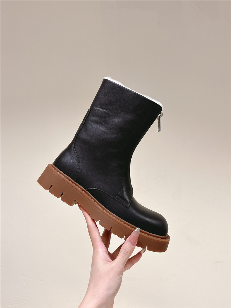 b0tt*ga Ven*ta winter zip black leather ankle boots