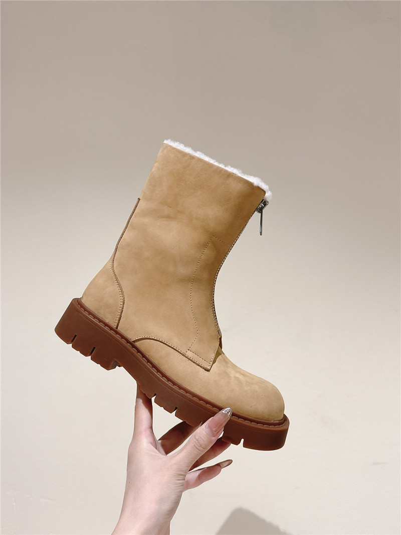 b0tt*ga Ven*ta winter zip suede ankle boots