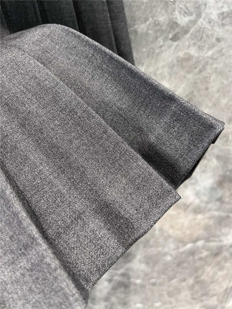 M1um1u micro logo pleated skirt