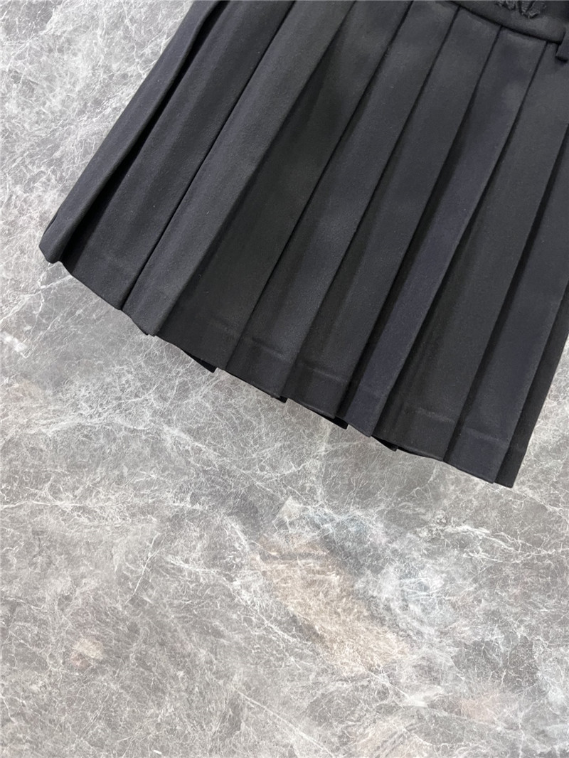 M1um1u micro logo pleated skirt