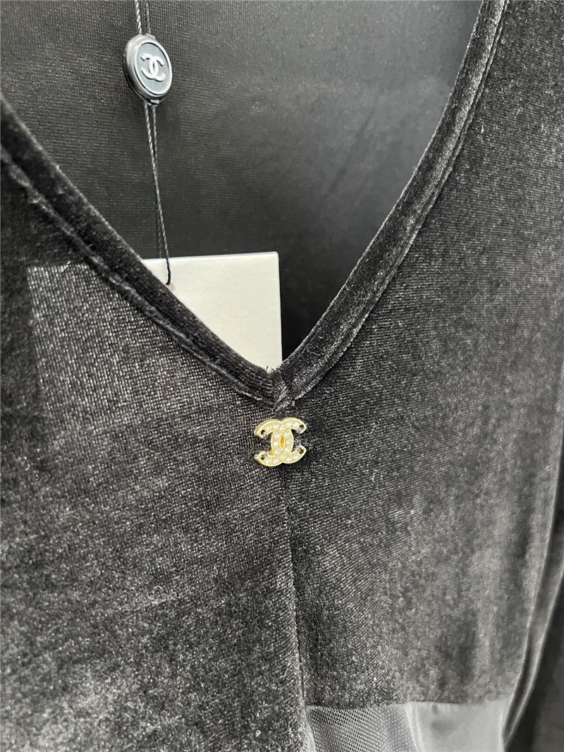 Ch**el long sleeve bottoming t-shirt