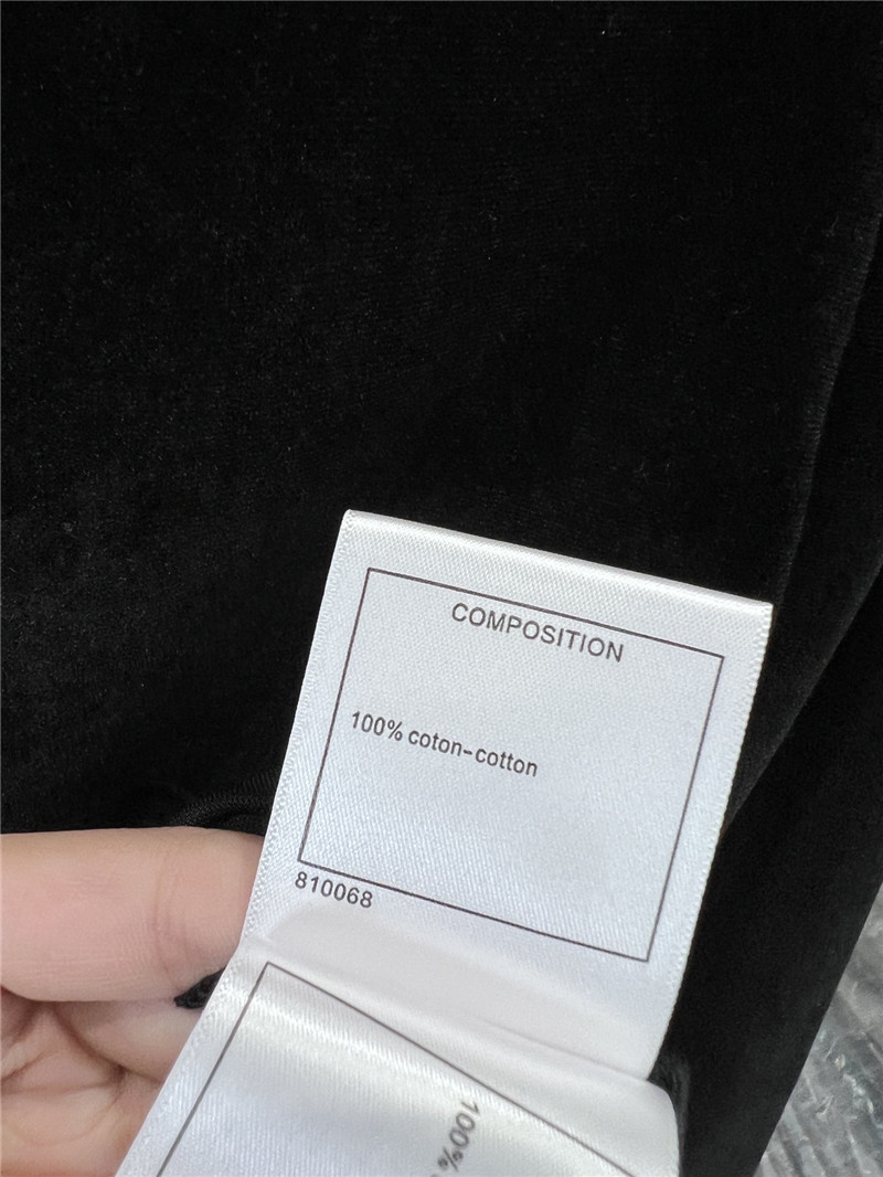 Ch**el long sleeve bottoming t-shirt