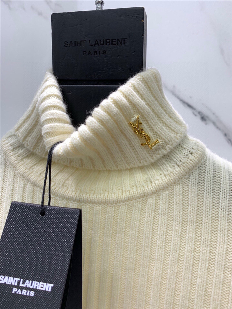 Y51 cassandre turtleneck sweater in white