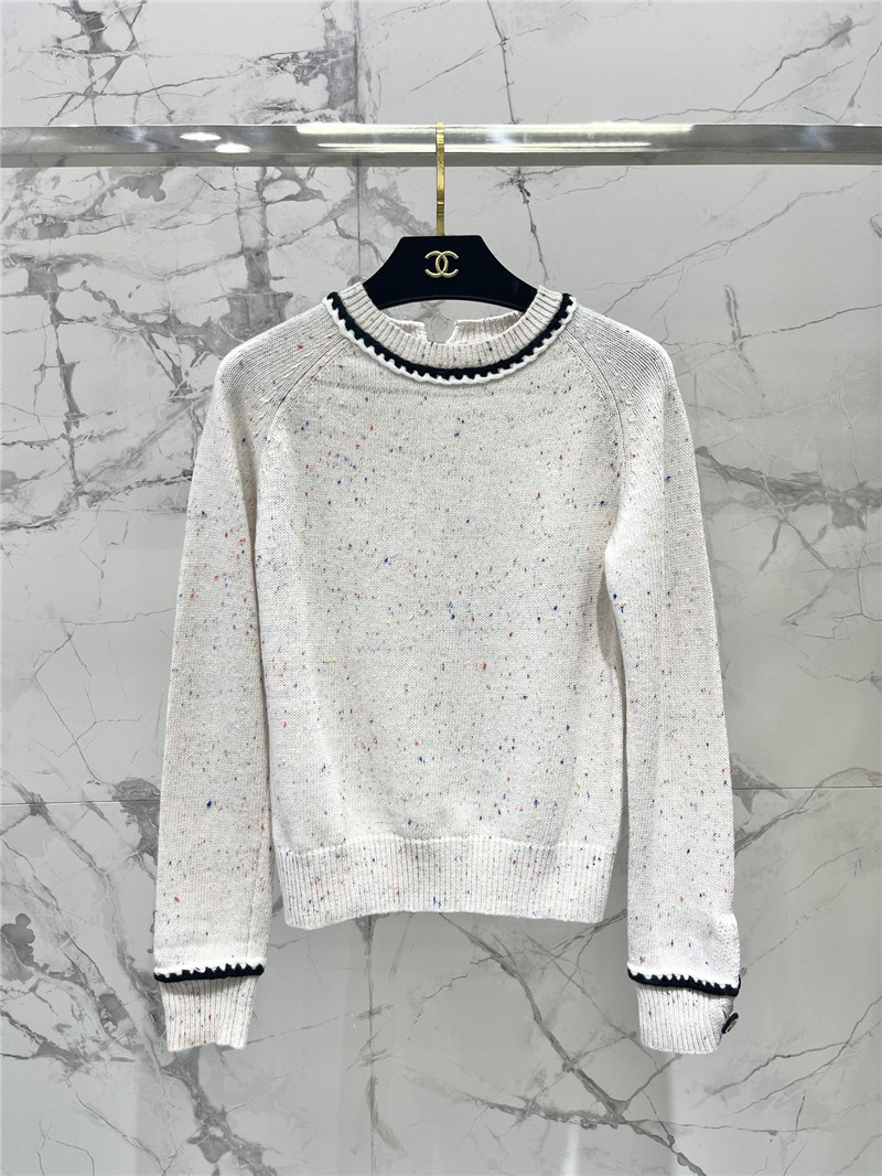 Ch**el white trim wool sweater off-white