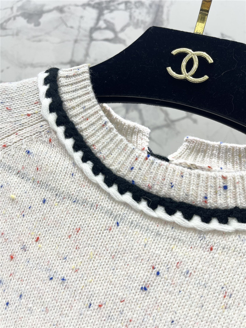 Ch**el white trim wool sweater off-white