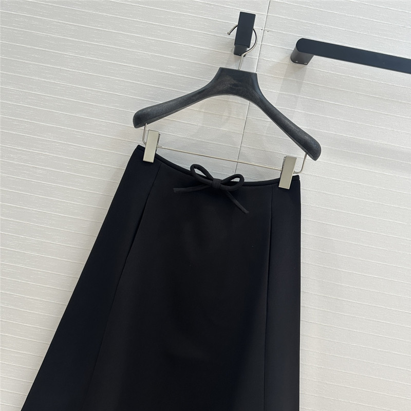 Va1e*ntin0 piping trim maxi skirt