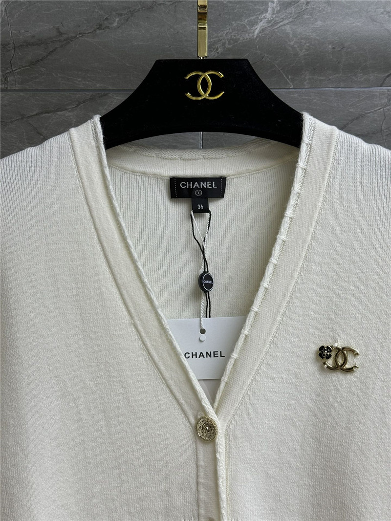 Ch**el v-neck trim wool cardigan white