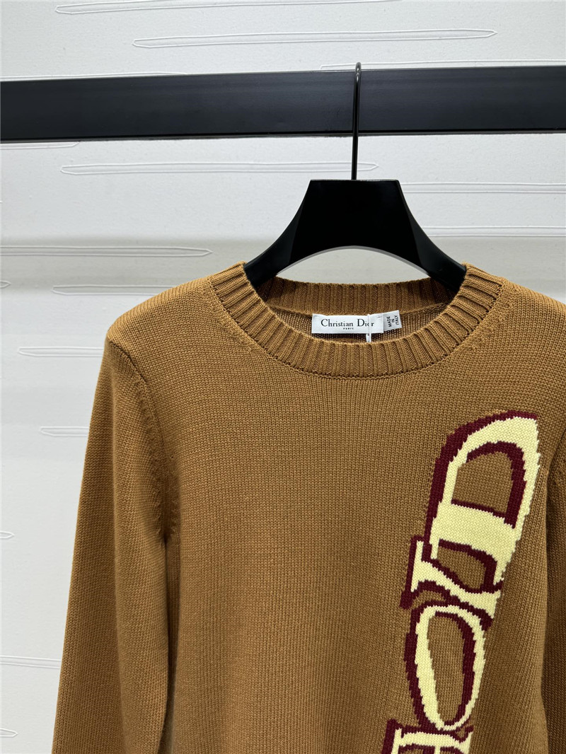 D10r x lewis hamilton brown sweater