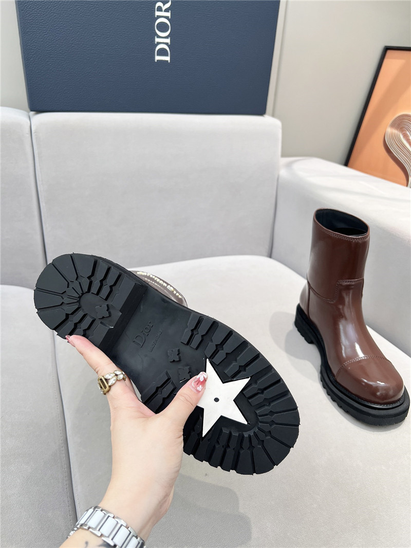 D10r d-town brown patent leather ankle boots