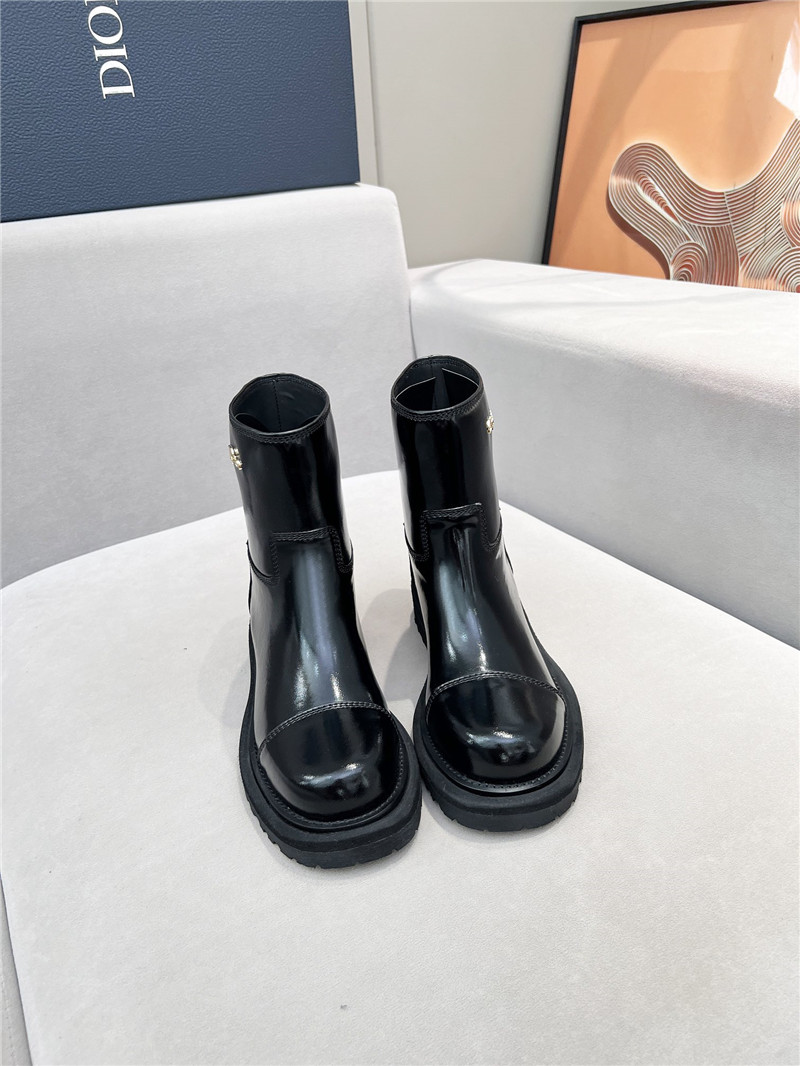 D10r d-town black patent leather ankle boots