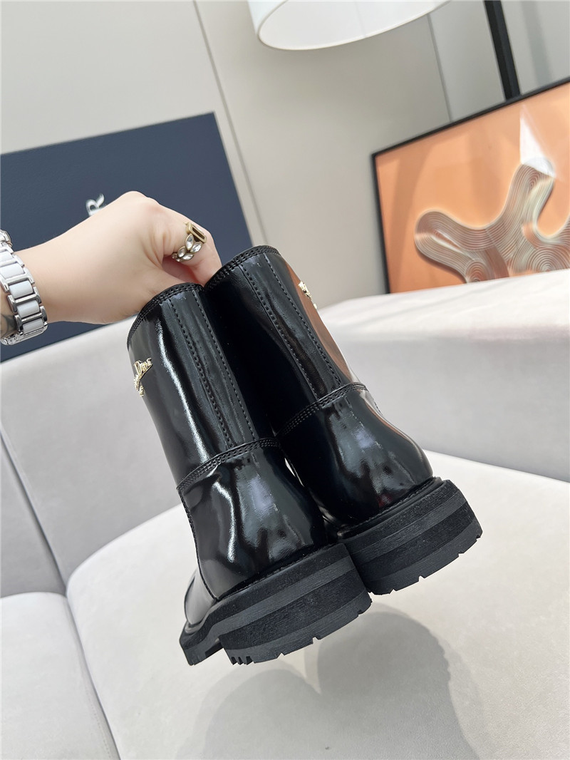 D10r d-town black patent leather ankle boots