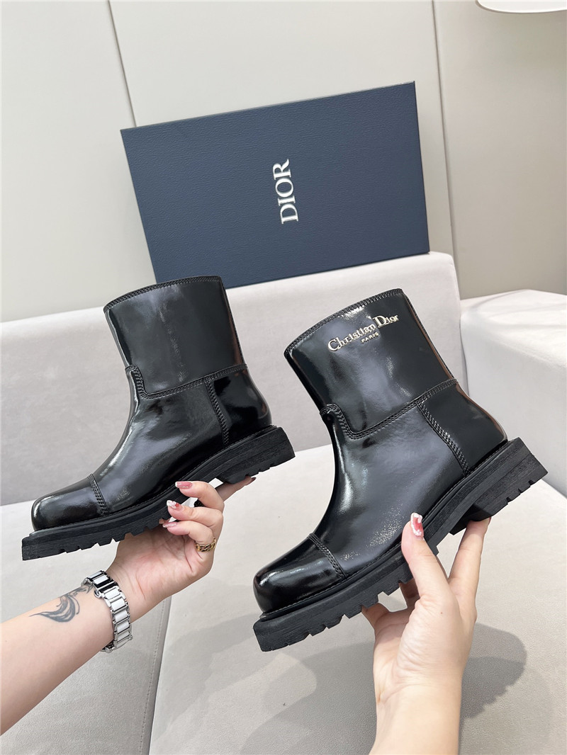 D10r d-town black patent leather ankle boots