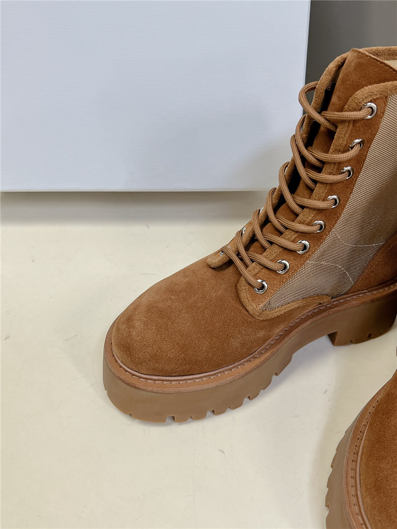 Ce1i*e bulky lace-up boots in brown