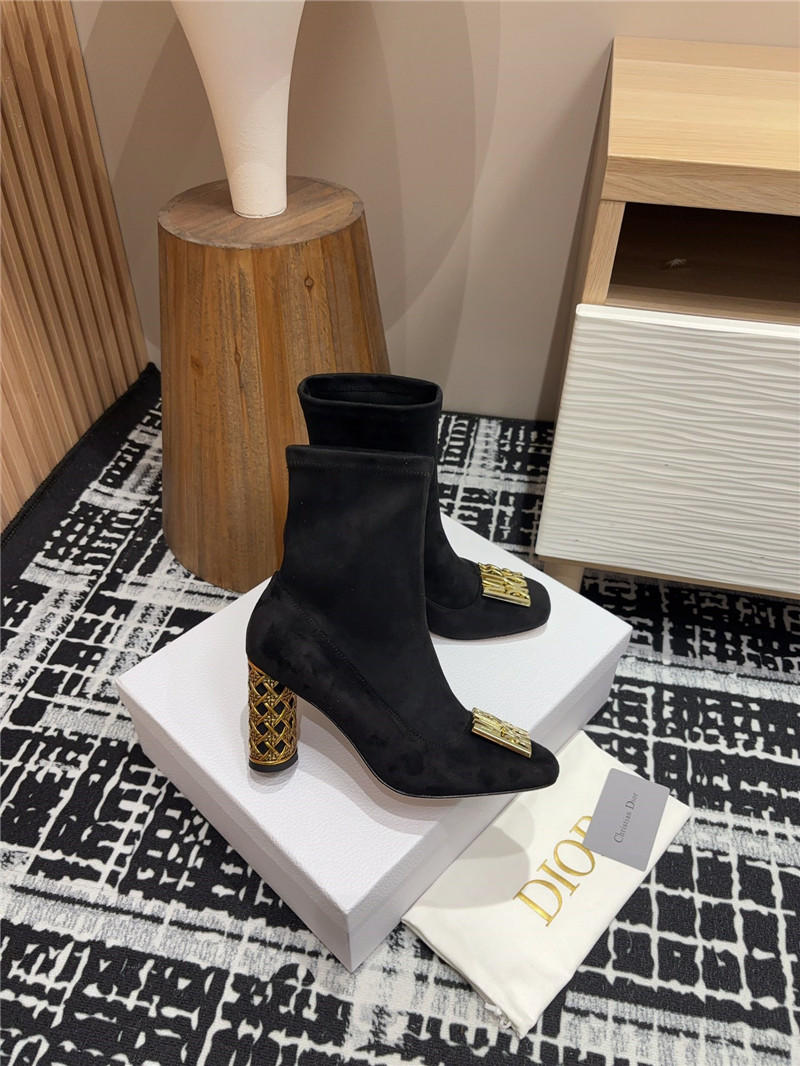 D10r icon heeled ankle boot