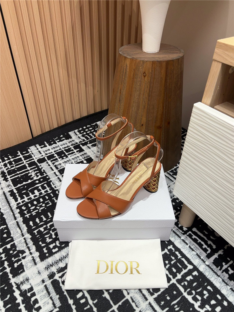 D10r icon heeled sandals camel calfskin