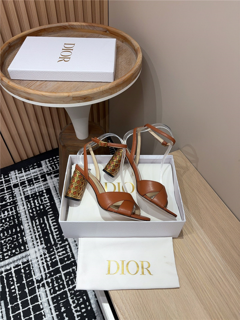 D10r icon heeled sandals camel calfskin
