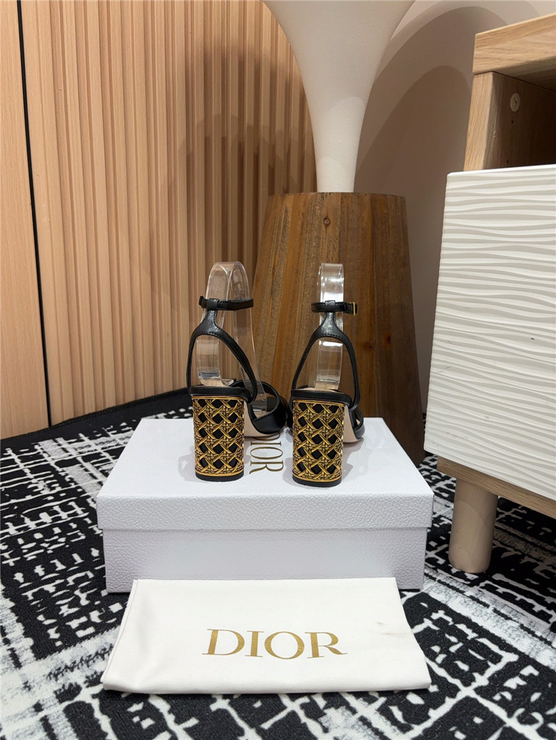 D10r icon heeled sandals in black calfskin