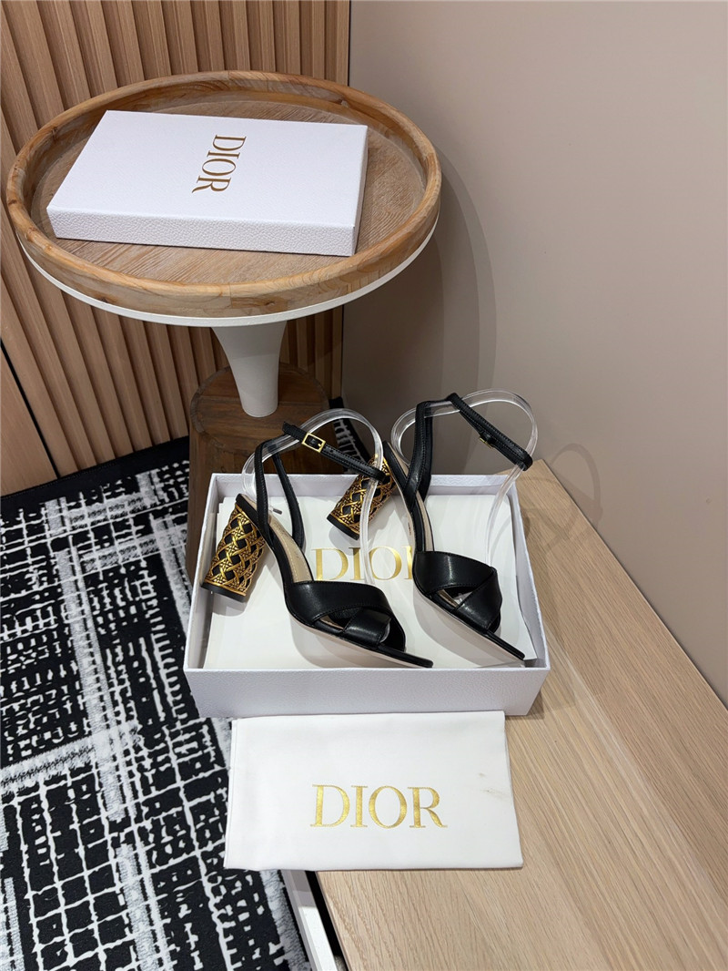 D10r icon heeled sandals in black calfskin