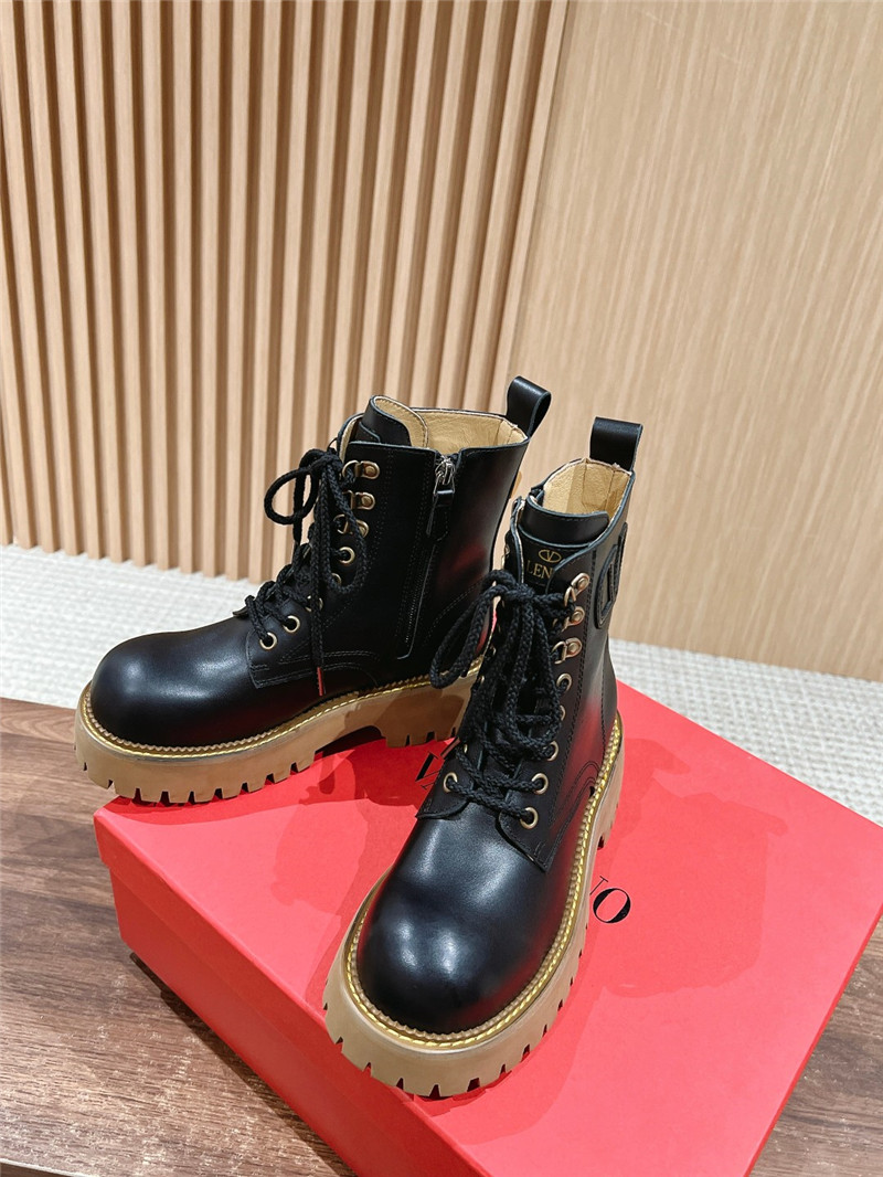 Va1e*ntin0 black leather lace-up platform boots