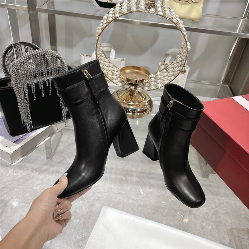 roger u1u1er leather buckle ankle booties
