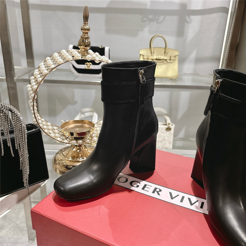 roger u1u1er leather buckle ankle booties